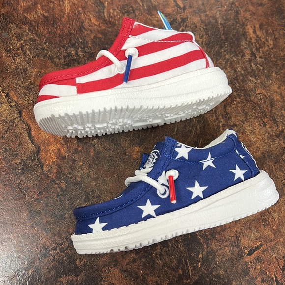 Hey Dude USA Shoes Wally Toddler Red White Blue Patriotic - Picture 2 of 3
